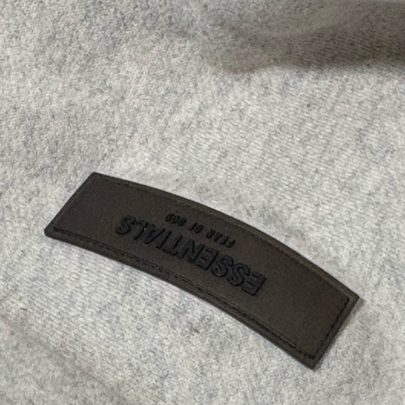 Essentials Fear of God Heather Gray Pullover Hoodie with Black Logo - Picture 4 of 4